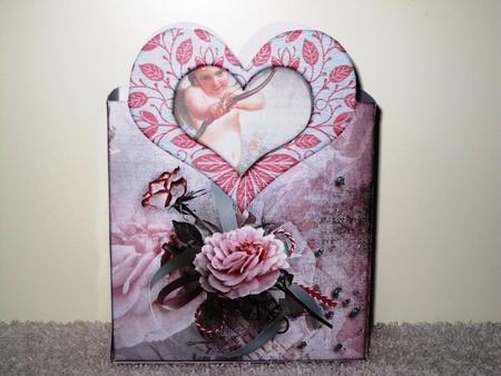 Heartshape Giftbox 113 by Wayne Swan