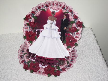 Red Blossom Bride & Groom Scalloped Round Easel Card Kit by Wayne Swan