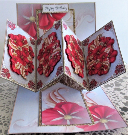 Twist and POP red  by Wendy De Winter