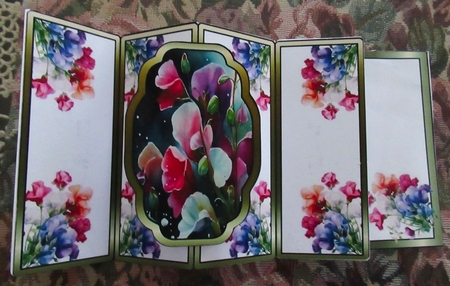 Gate fold pop-out Sweet peas by Wendy De Winter