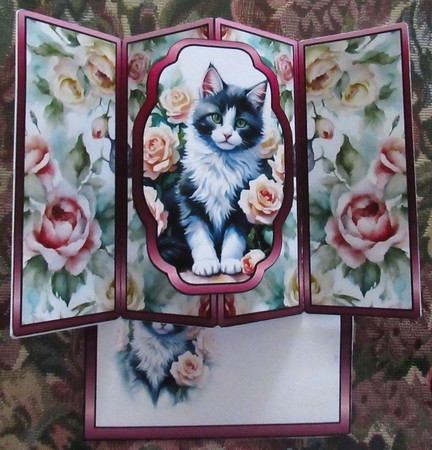 Gate fold pop-out Kitten with peach roses by Wendy De Winter