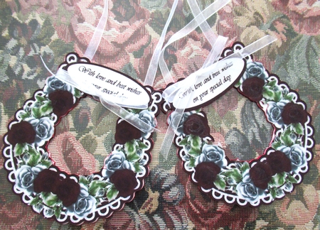 Maroon and White Roses Horseshoe Keepsake by Wendy De Winter