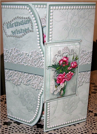 Vase of Roses Tuck-in Gatefold Mini Kit by Wendy De Winter