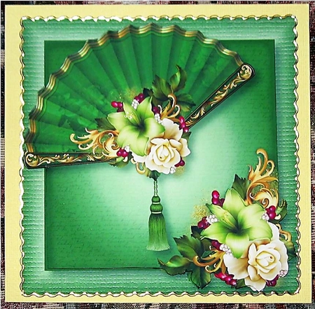 The Christmas Fan - Amaryllis & Rose by Wendy De Winter