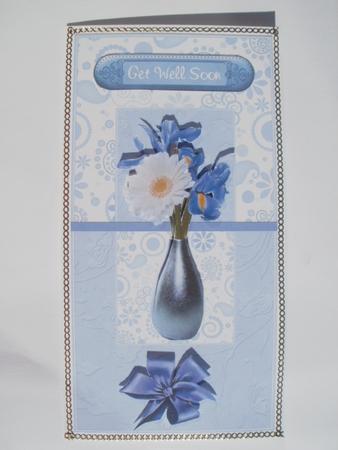 White Gerbera & Iris Dl Step by Step by Wendy Smith