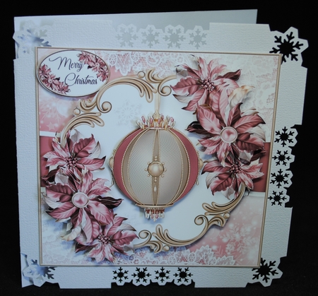 Bauble 8 by Yvonne Middleton