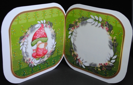 Christmas Wreath - Cut & Fold Card by Yvonne Middleton