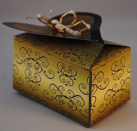 Heart Top Box - Gold by Yvonne Middleton
