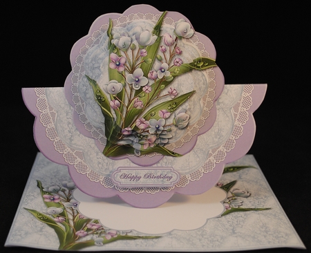 Dainty Flowers Scalloped Rocker Card Kit by Yvonne Middleton