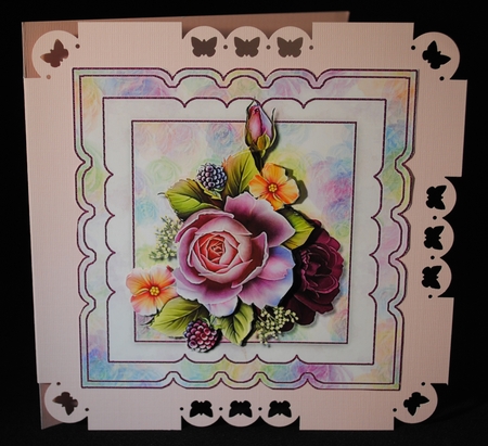 Scallop Topper English Roses by Yvonne Middleton