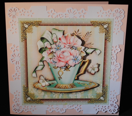 Beautiful Teacup with Roses Mini Kit by Yvonne Middleton