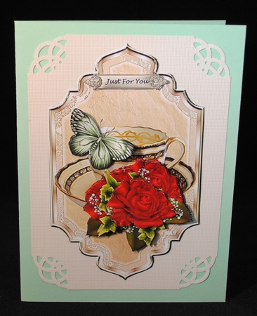 Shield red roses step by step by Yvonne Middleton