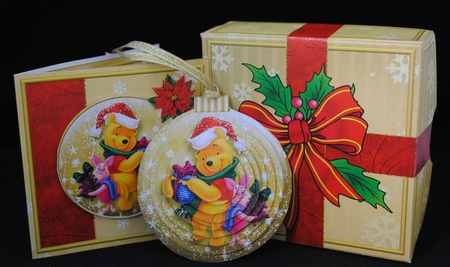 Christmas With Winnie 6 Bauble Bumper Gold Kit by Yvonne Middleton
