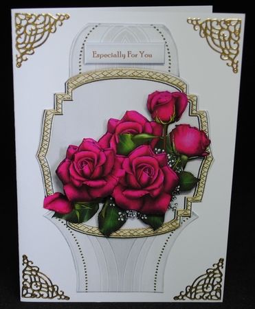 Card Topper Lovely Roses by Yvonne Middleton