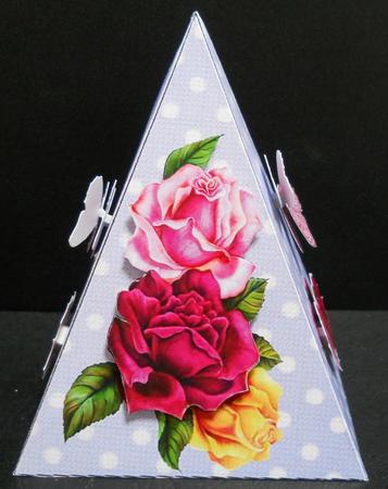 Pyramidecard Polka Dots by Yvonne Middleton