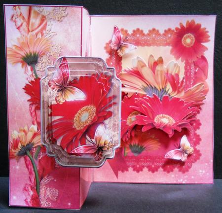 Beautiful Gerbera No Holes Fold Mini Kit by Yvonne Middleton