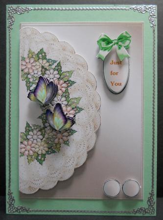 Cream Lace Beauty by Yvonne Middleton