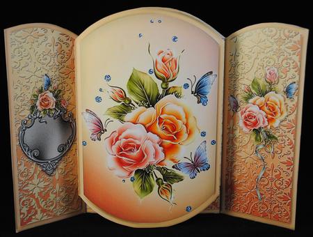 Pretty Roses Pop-out Mini Kit by Yvonne Middleton