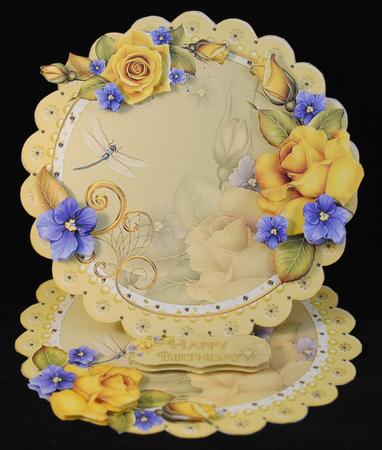 Yellow Roses Scalloped Round Easel Card Mini Kit by Yvonne Middleton
