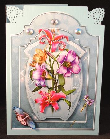 Bouquet - Shaped Card Front with Step by Step by Yvonne Middleton
