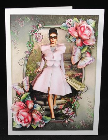 Chic Shopper by Yvonne Middleton