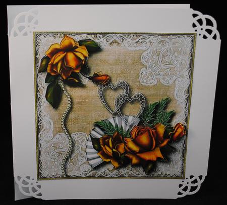 Music & Roses Topper by Yvonne Middleton