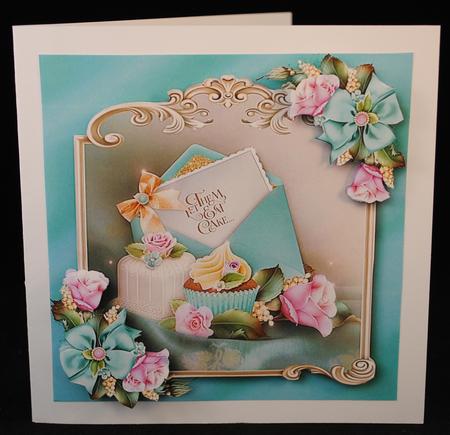 Wedding at Tiffanys - Cupcake by Yvonne Middleton