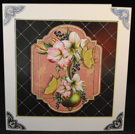 Amaryllis Flower Topper with Layers by Yvonne Middleton