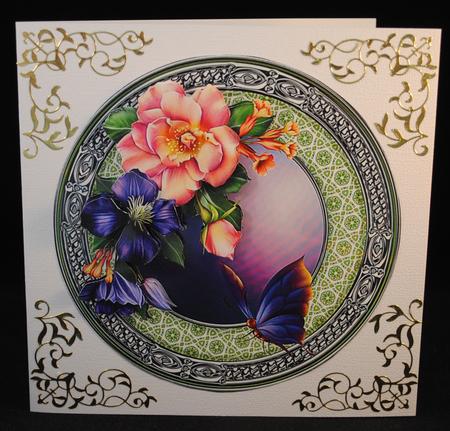 Round Cardtopper with Flowers by Yvonne Middleton