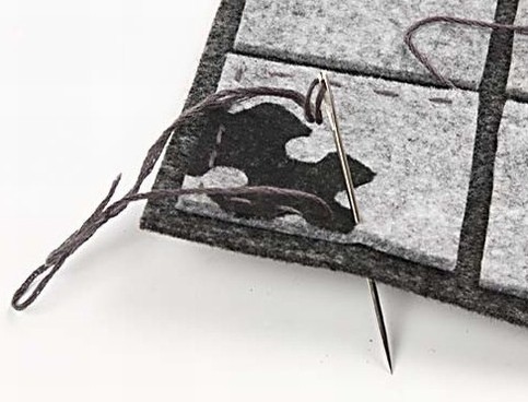 Felt holders for glass and trivet