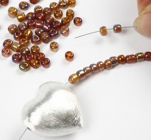 Necklace with rocaille beads