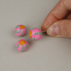 Cernit beads with pattern