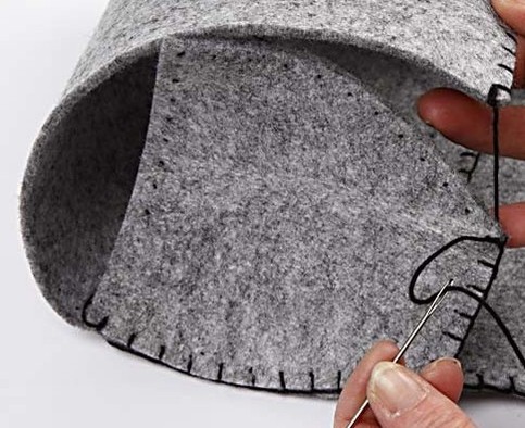 A Trendy Bag sewn from Felt