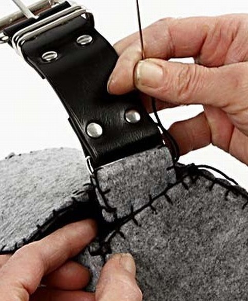 A Trendy Bag sewn from Felt