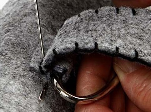 A Trendy Bag sewn from Felt