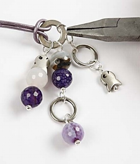 A Necklace with Faceted Agate Beads