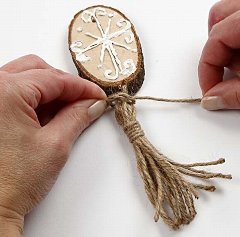Wood Slices with Snow Effect