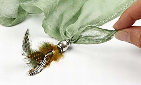 A Cotton Gauze Scarf with Wrinkle Effect