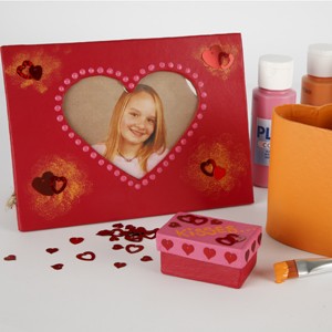 Romantic decorations on frames, boxes and pencil holders