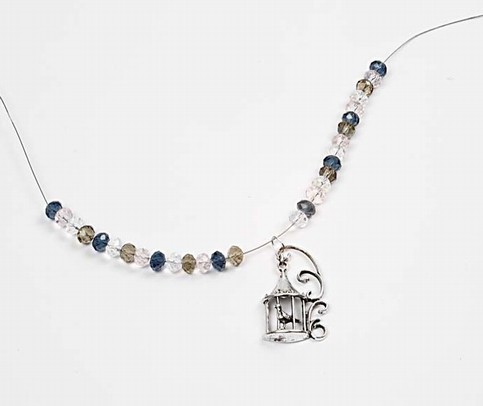 A Necklace with a Pendant - 140057