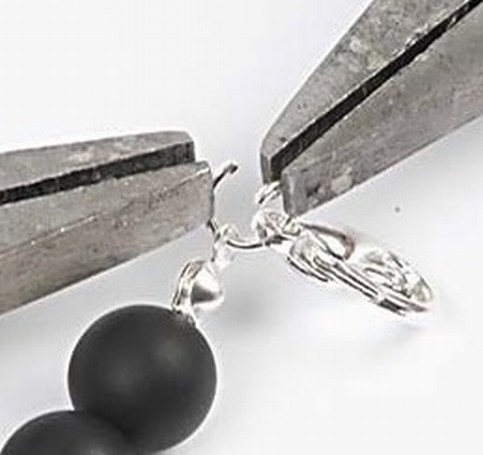A Necklace with Angels and Agate