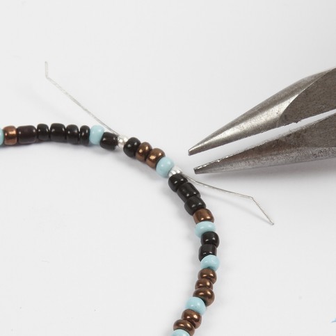 A Rocaille Seed Bead Necklace with a Pendant