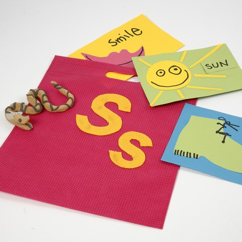 A Multi-Purpose Bag with Felt Letters