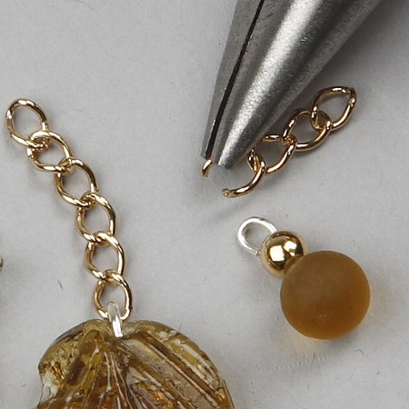 Jewellery with leaves