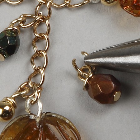 Jewellery with leaves