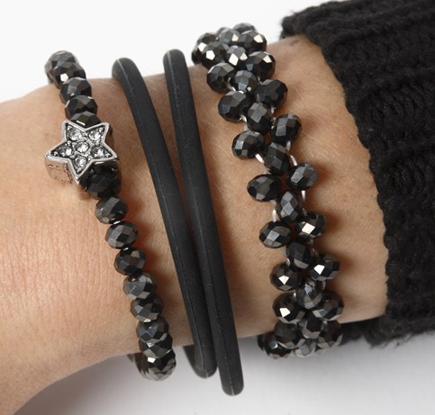 A Bracelet made from Faceted Beads – decorated with a Fashion Link