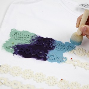 A Foam Stencil Dabbing Technique with Trendy Colours
