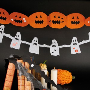 Halloween in cardboard, felt and tissue paper
