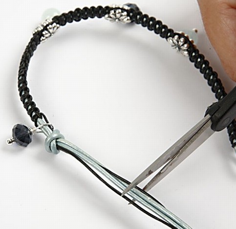 Braided bracelet in two colours